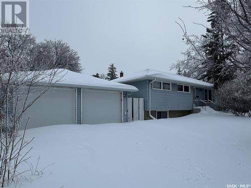 20 Bond Crescent, Regina, SK - Outdoor