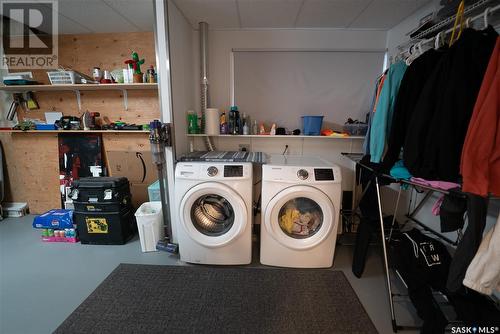 515 Antler Crescent, Warman, SK - Indoor Photo Showing Laundry Room