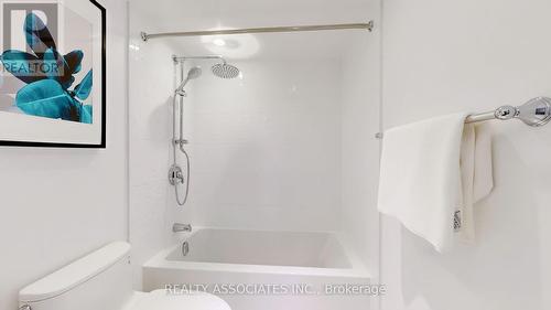 1515 - 175 Bamburgh Circle, Toronto, ON - Indoor Photo Showing Bathroom