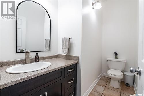 723 Bayview Close, Saskatoon, SK - Indoor Photo Showing Bathroom