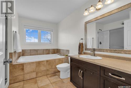 723 Bayview Close, Saskatoon, SK - Indoor Photo Showing Bathroom