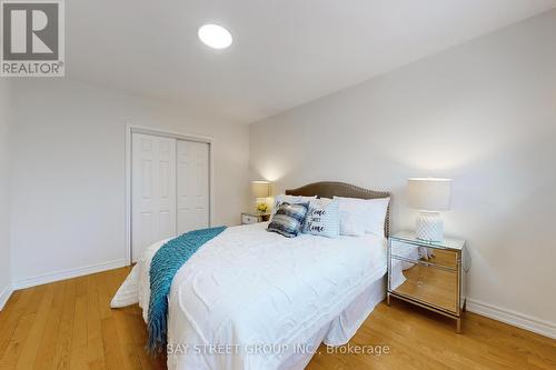 351 Blue Grass Boulevard W, Richmond Hill, ON - Indoor Photo Showing Bedroom