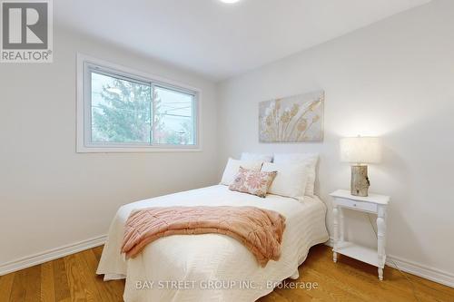 351 Blue Grass Boulevard W, Richmond Hill, ON - Indoor Photo Showing Bedroom