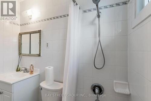 351 Blue Grass Boulevard W, Richmond Hill, ON - Indoor Photo Showing Bathroom