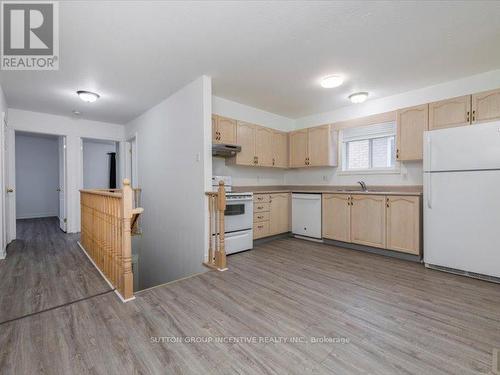 10 Larkin Drive, Barrie, ON - Indoor Photo Showing Kitchen