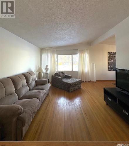 1125 Broadview Road, Esterhazy, SK - Indoor Photo Showing Living Room