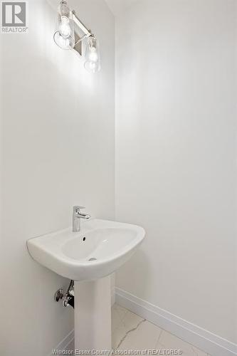 1223 Campana Crescent, Lakeshore, ON - Indoor Photo Showing Bathroom