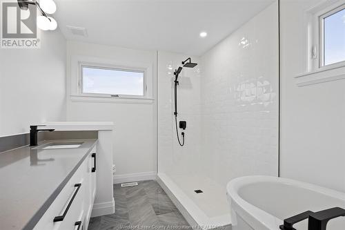 1223 Campana Crescent, Lakeshore, ON - Indoor Photo Showing Bathroom