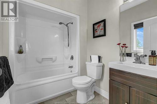 630 International Avenue, Lasalle, ON - Indoor Photo Showing Bathroom