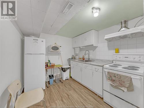 664 Rankin, Windsor, ON - Indoor Photo Showing Kitchen