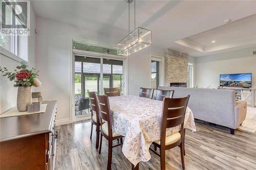 350 Sawgrass Place, Sarnia, ON - Indoor Photo Showing Dining Room