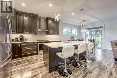 350 Sawgrass Place, Sarnia, ON - Indoor Photo Showing Kitchen With Upgraded Kitchen