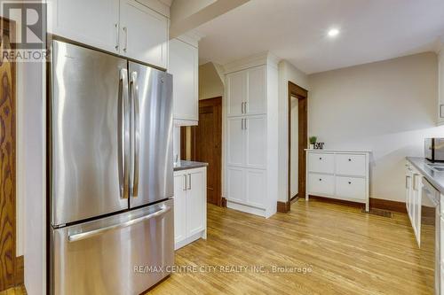 105 Windsor Crescent, London, ON - Indoor Photo Showing Kitchen