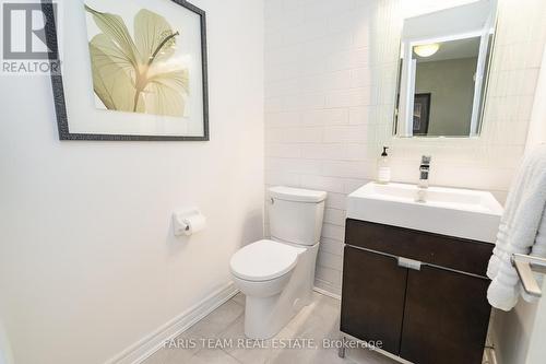 15 Fawn Crescent, Barrie, ON - Indoor Photo Showing Bathroom