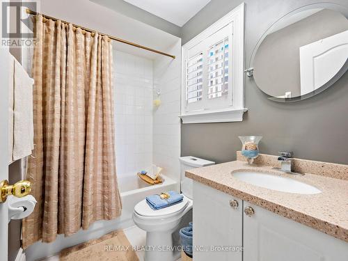 25 Ribbon Drive, Brampton, ON - Indoor Photo Showing Bathroom