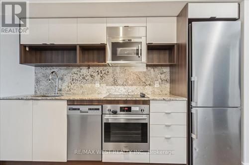 420 - 9 Mabelle Avenue, Toronto, ON - Indoor Photo Showing Kitchen With Upgraded Kitchen