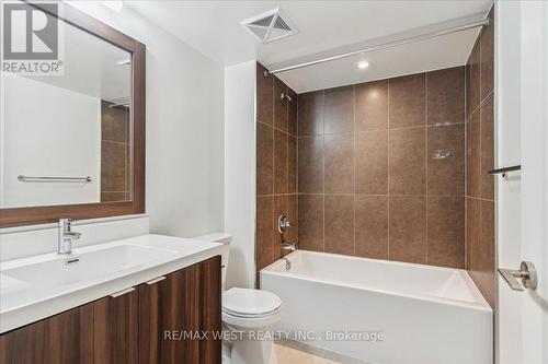 420 - 9 Mabelle Avenue, Toronto, ON - Indoor Photo Showing Bathroom