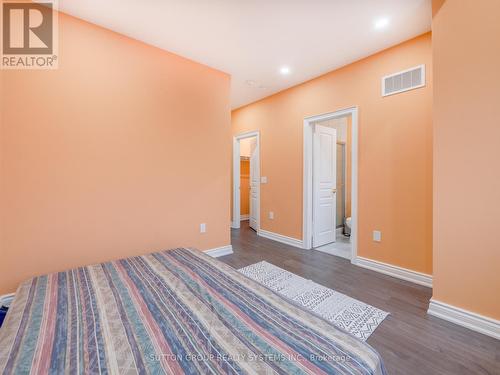 1527 Mendelson Heights, Milton, ON - Indoor Photo Showing Bedroom