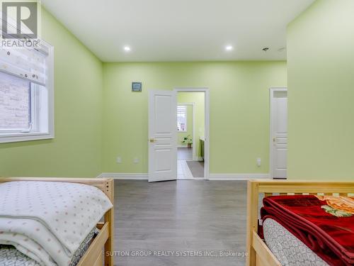 1527 Mendelson Heights, Milton, ON - Indoor Photo Showing Bedroom