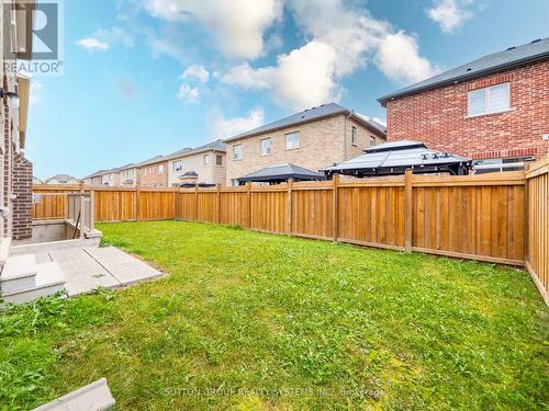 1527 Mendelson Heights, Milton, ON - Outdoor