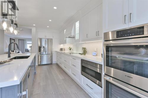 3082 Highbourne Crescent, Oakville, ON - Indoor Photo Showing Kitchen With Upgraded Kitchen