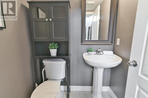 3082 Highbourne Crescent, Oakville, ON - Indoor Photo Showing Bathroom