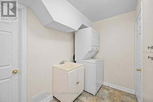 1387 Ferncrest Road, Oakville, ON - Indoor Photo Showing Laundry Room