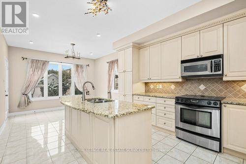 1387 Ferncrest Road, Oakville, ON - Indoor Photo Showing Kitchen With Double Sink With Upgraded Kitchen