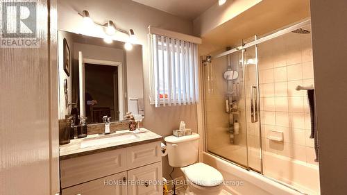 19 River Rock Crescent, Brampton, ON - Indoor Photo Showing Bathroom