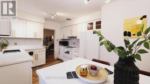 3161 The Credit Woodlands, Mississauga, ON - Indoor Photo Showing Kitchen With Double Sink