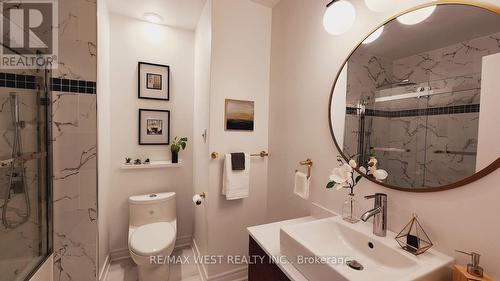 3161 The Credit Woodlands, Mississauga, ON - Indoor Photo Showing Bathroom