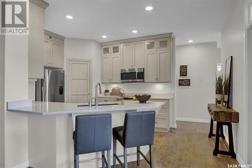 402 1515 Anson Road, Regina, SK - Indoor Photo Showing Kitchen With Upgraded Kitchen