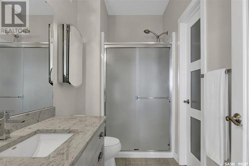 402 1515 Anson Road, Regina, SK - Indoor Photo Showing Bathroom