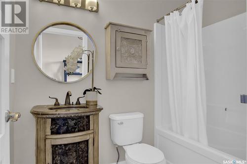 402 1515 Anson Road, Regina, SK - Indoor Photo Showing Bathroom