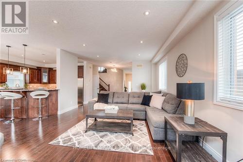 313 Zeller Drive, Kitchener, ON - Indoor Photo Showing Living Room