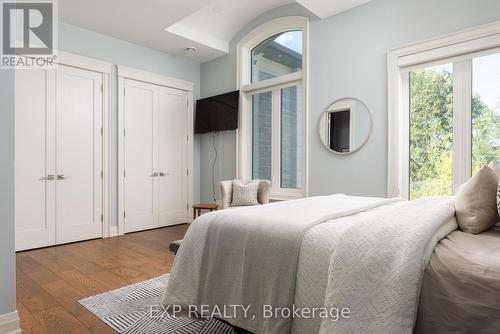 908 Bishop Place, Hamilton, ON - Indoor Photo Showing Bedroom