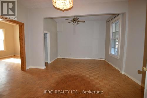 164 Macnab Street N, Hamilton, ON - Indoor Photo Showing Other Room