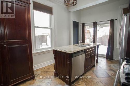 40 Arthur Street, Brantford, ON - Indoor Photo Showing Kitchen With Double Sink