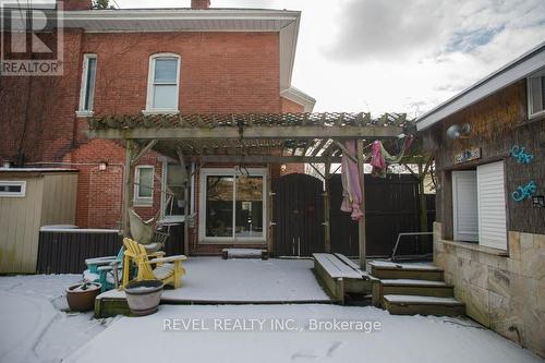 40 Arthur Street, Brantford, ON - Outdoor