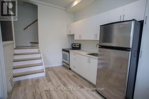 40 Arthur Street, Brantford, ON - Indoor Photo Showing Kitchen