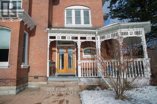 40 Arthur Street, Brantford, ON - Outdoor