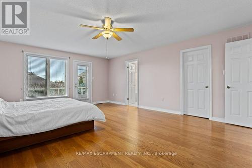 107 Dorchester Drive, Grimsby, ON - Indoor Photo Showing Bedroom