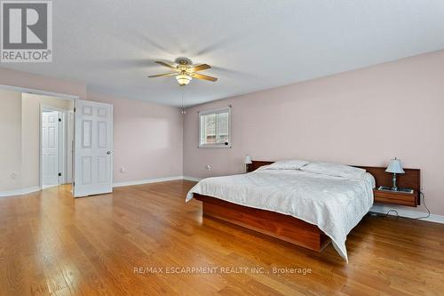 107 Dorchester Drive, Grimsby, ON - Indoor Photo Showing Bedroom