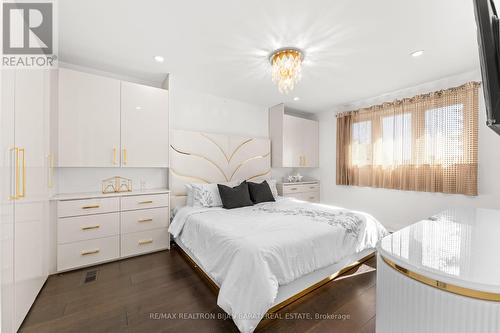 17 Wyvern Road, Toronto, ON - Indoor Photo Showing Bedroom