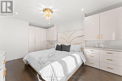 17 Wyvern Road, Toronto, ON - Indoor Photo Showing Bedroom