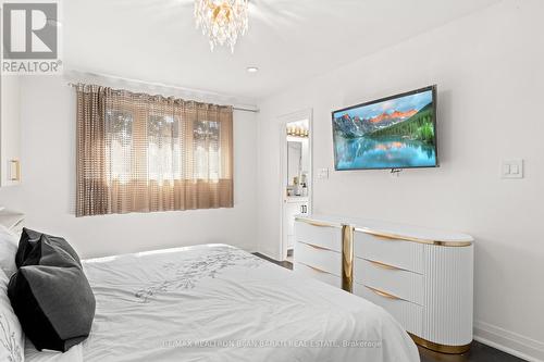 17 Wyvern Road, Toronto, ON - Indoor Photo Showing Bedroom