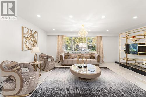 17 Wyvern Road, Toronto, ON - Indoor Photo Showing Living Room