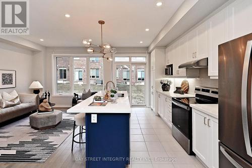 71 Freeman William Street, Markham, ON - Indoor Photo Showing Kitchen With Upgraded Kitchen