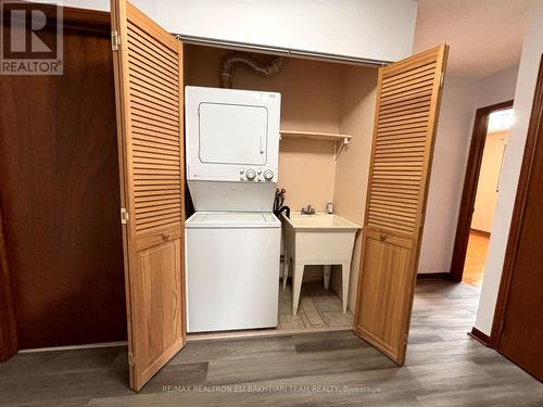 191 Oliver Lane, Vaughan, ON - Indoor Photo Showing Laundry Room