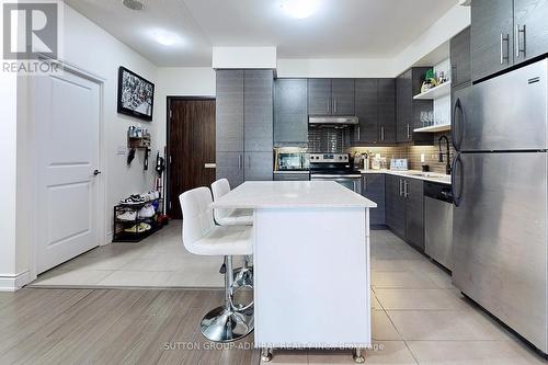 106 - 325 South Park Road, Markham, ON - Indoor Photo Showing Kitchen With Upgraded Kitchen